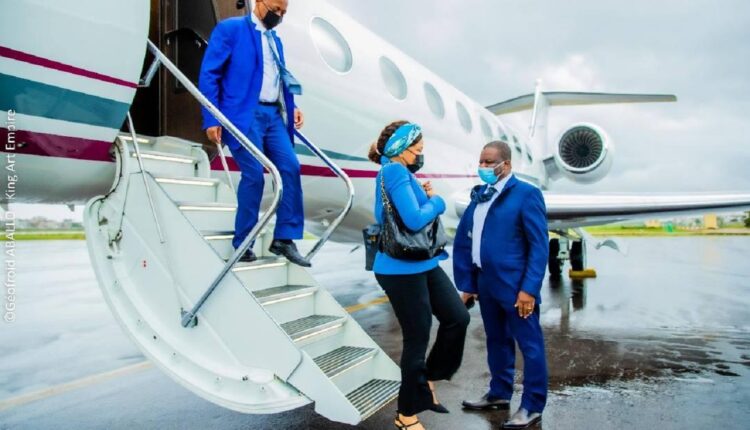 vivez en images l'arrivée du président de la Coupe CAF Joseph Motsepe au Bénin @ Géoffroy Abalo