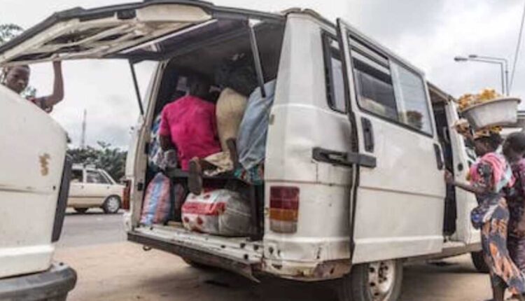 tokpa tokpa , Mini Bus