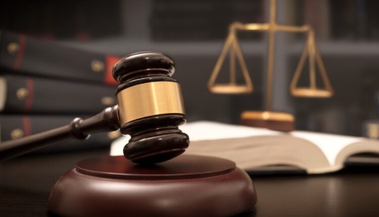 le tribunal