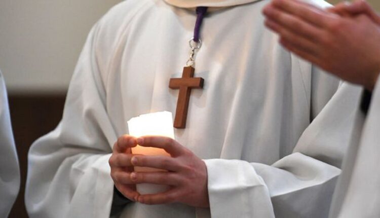 les prêtres catholique