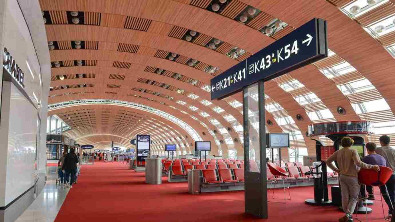 Grèves à Roissy: Sale temps pour les vacanciers, un vol sur cinq annulé