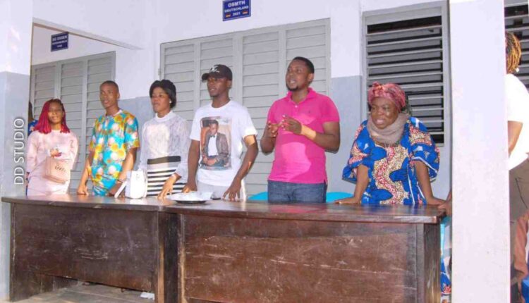 Serge Dèfodji fait parler son coeur à l'orphelinat Cité des anges