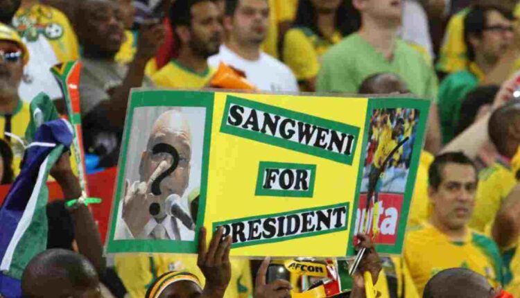 Des supporters maliens expriment leur opposition à Mamoutou Touré. (Anesh Debiky/Presse Sports)