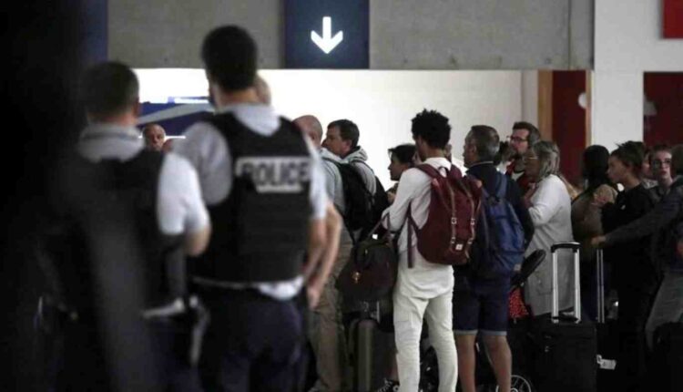 Outre une grande majorité de Français, ont également atterri des Nigériens, des Portugais, des Belges, des Ethiopiens et des Libanais. ©AFP or licensors