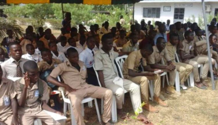 un élève en classe de terminale Bénin @ mage illustrative Voyage au Bénin