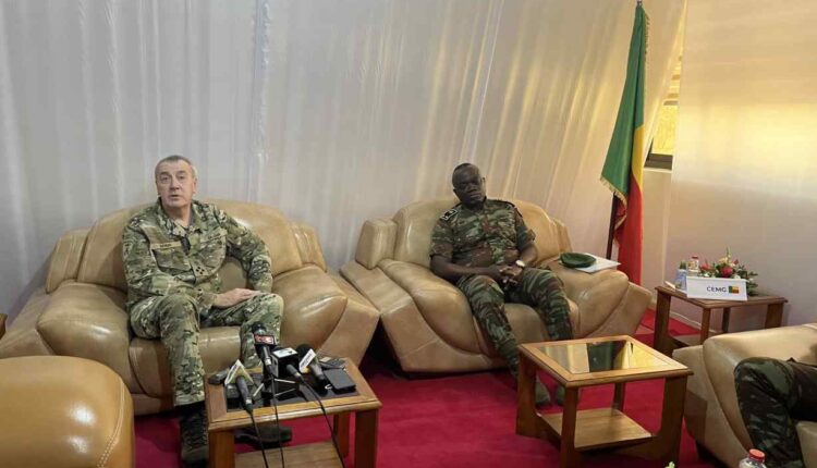 l’Amiral HOFFMAN évoque la lutte contre le terrorisme et le général GBaguidi