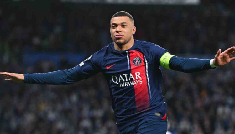 Kylian Mbappé signe son contrat avec le Real Madrid @ Icon Sport