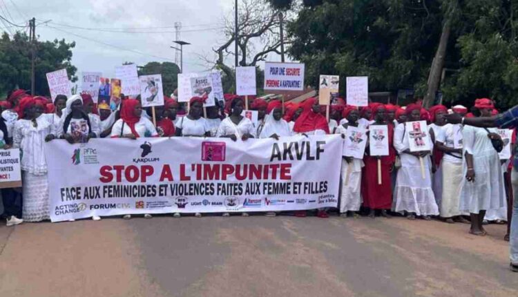 Sénégal Marche Silencieuse Contre Les Féminicides Les Violences