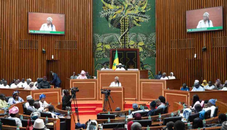 Sénégal : adoption d'une loi qui sanctionne les députés absentéistes, vers la « démission d'office »