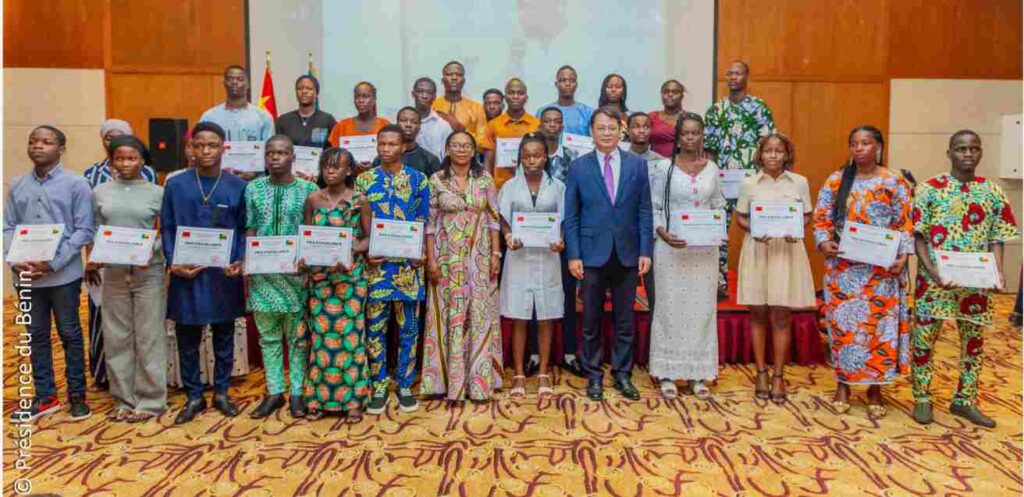 Une cinquantaine d’étudiants ont été distingués lors de la 7ᵉ édition du Prix d’excellence de la « Ceinture et la Route de la Soie », organisée à Cotonou le 18 mars 2026. Photo Présidence du bénin
